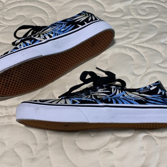 VANS SNEAKERS worn once. Perfect condition - Picture 2 of 3